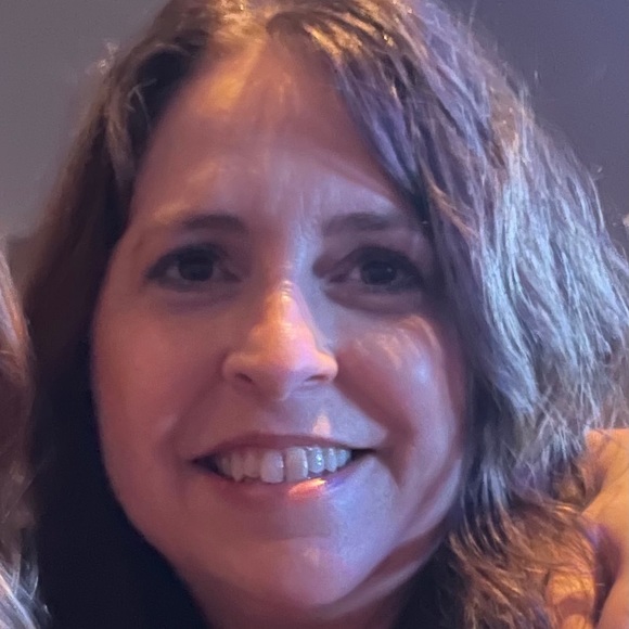 Meet your Posher, Paula - Picture 1 of 2